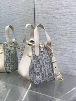 700 Signature Raffia Bucket Bag - Image 3