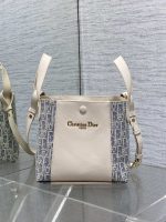 700 Signature Raffia Bucket Bag - Image 7