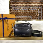 NilL Louis Vuitton Messenger Bag M13987