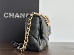 19 Medium Flap Bag 30cm - Image 3