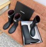 CHANEL CC Logo Rain Boots - Image 9
