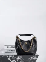 Maxi Shoulder Bag 31cm