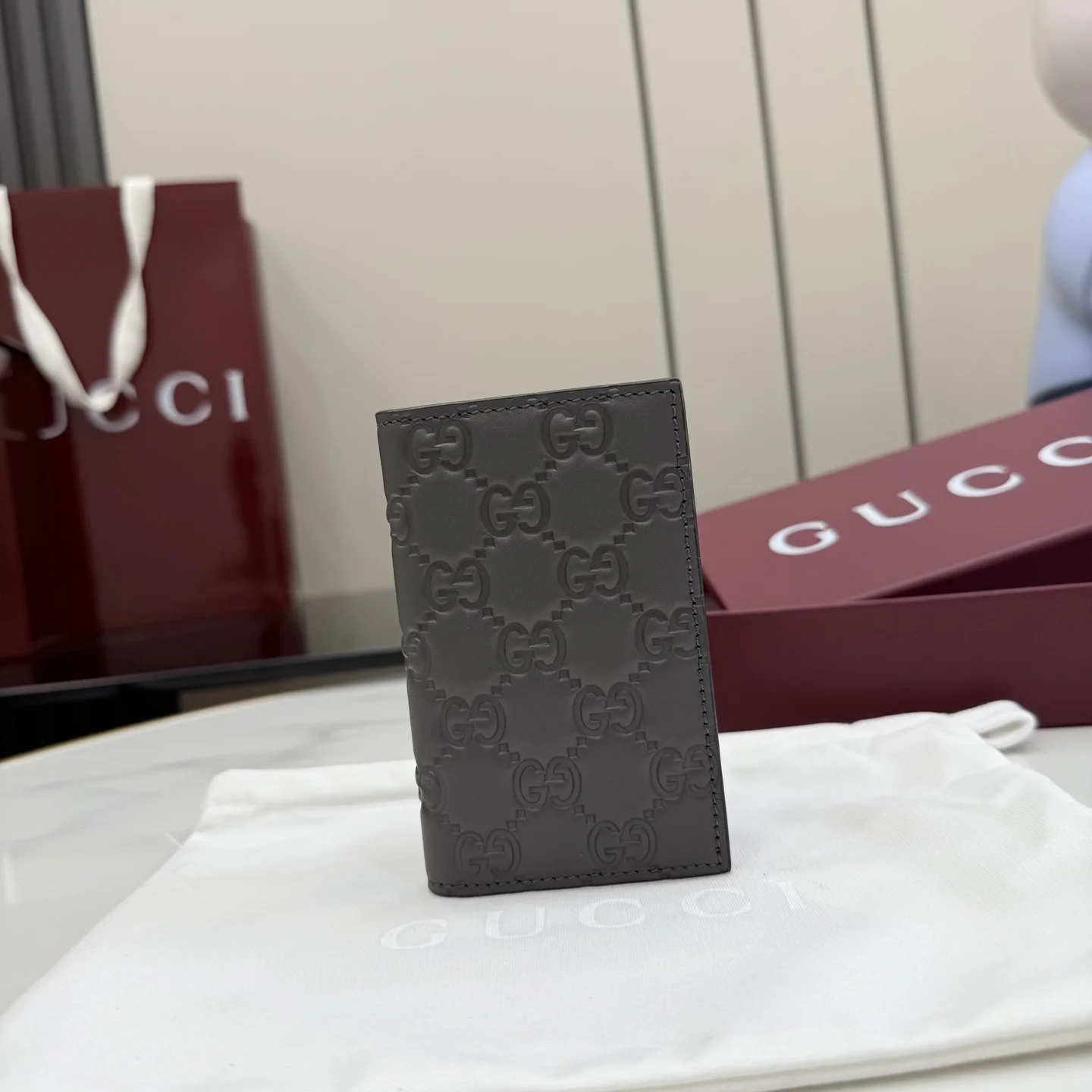 1-1086 UbestLuxury Gucci GG Emblem Card Case main product photo SKU GU25171