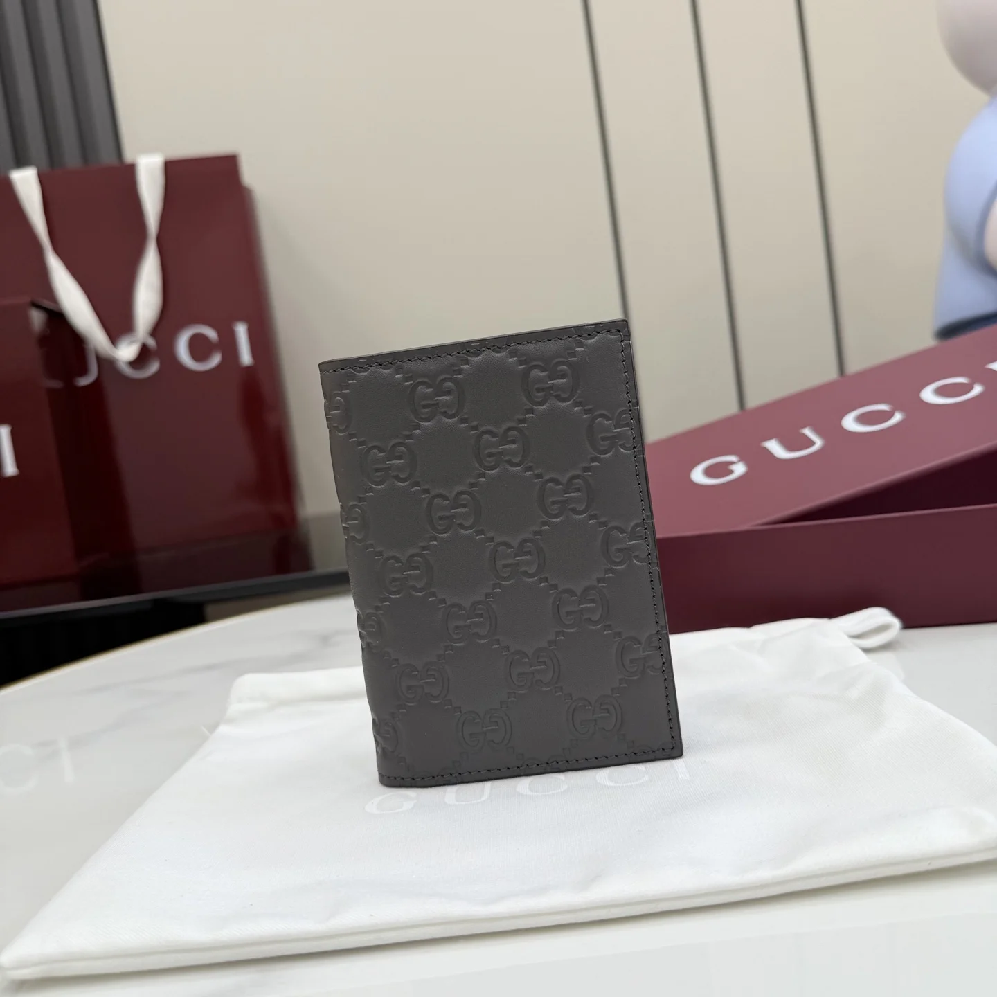 1-1087 UbestLuxury Gucci GG Emblem Card Case main product photo SKU GU25172