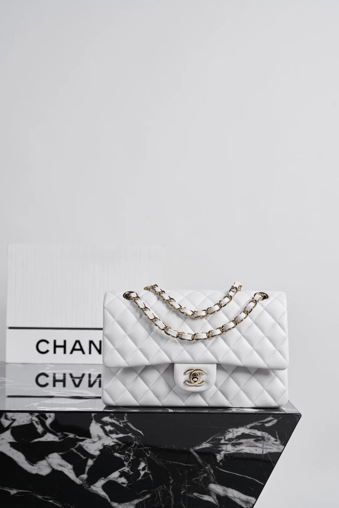 1-114 UbestLuxury Chanel Classic Flap Medium Handbag 25.5cm main product photo SKU CH30687