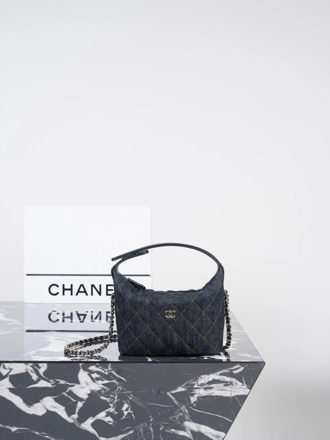 1-122 UbestLuxury Chanel Chanel 26P Shoulder Bag 21.5cm main product photo SKU CH30691