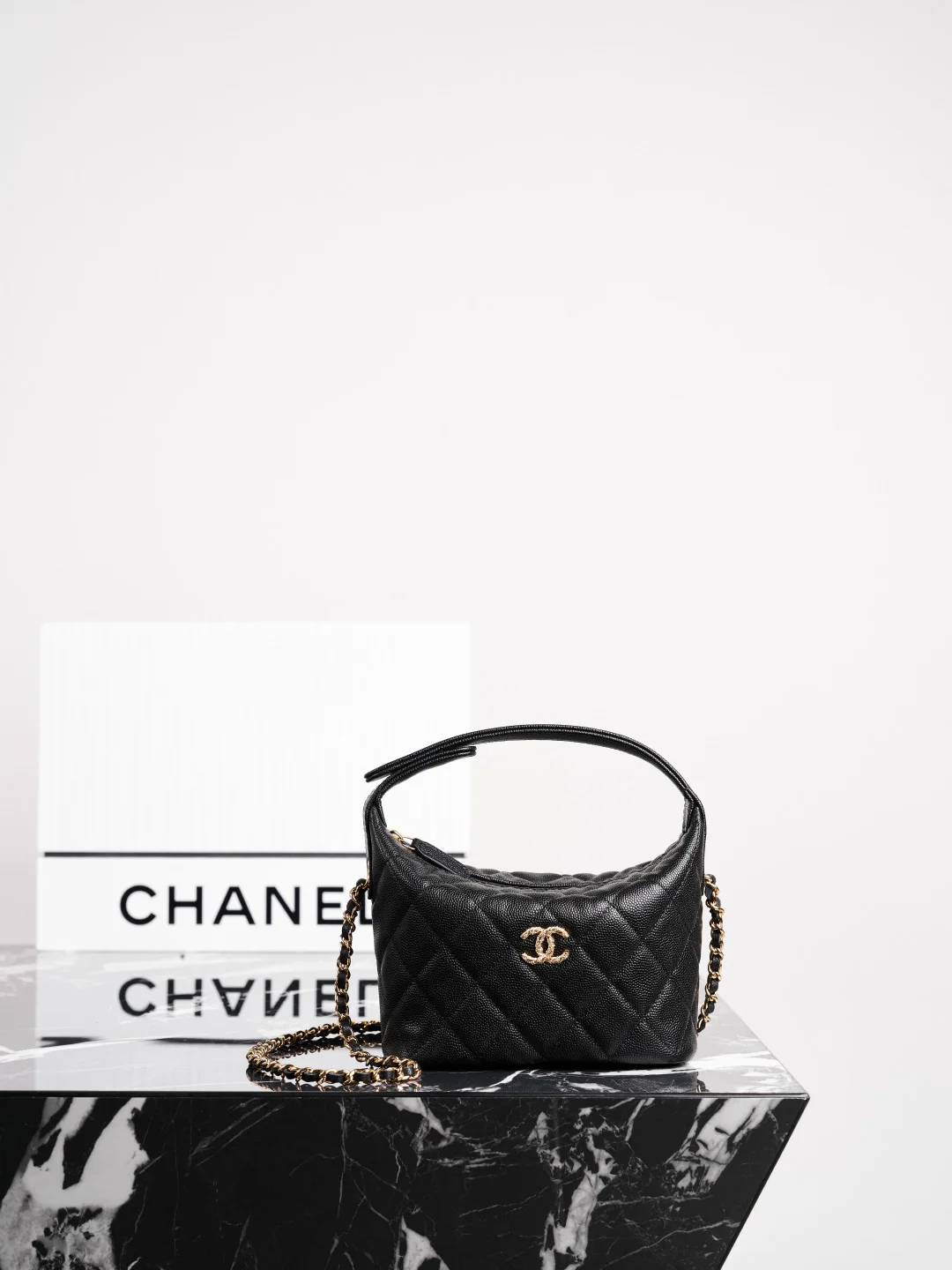 1-126 UbestLuxury Chanel Chanel 26P Handbag 21.5cm main product photo SKU CH30695