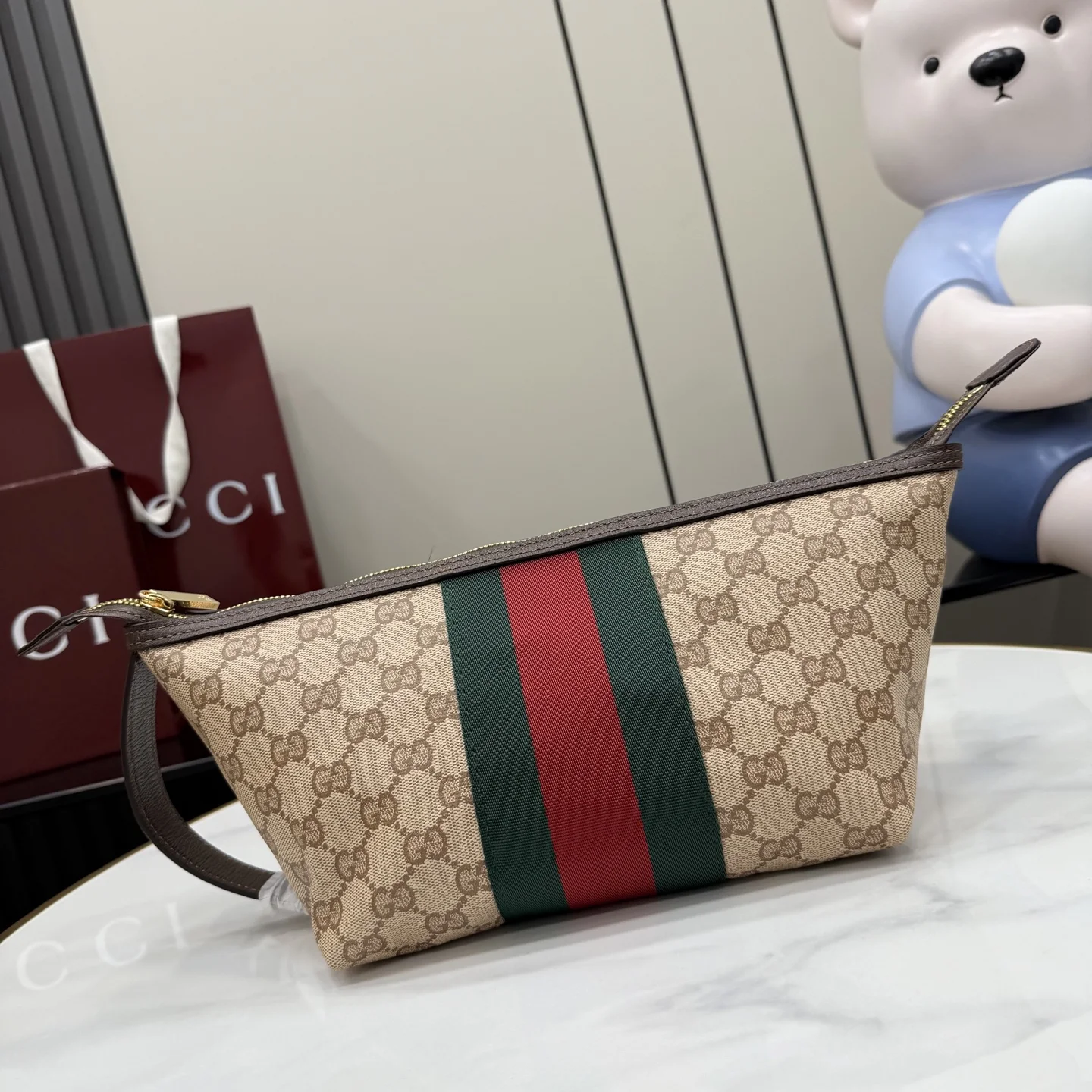 1-1263 UbestLuxury Gucci Gucci GG Coated Canvas Toiletry Bag 21.5cm main product photo SKU GU25299