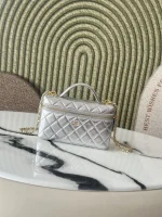 UbestLuxury Chanel Chanel Shoulder Bag 19cm main product photo SKU CH30709