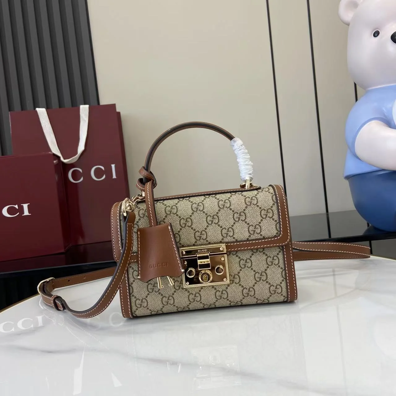 1-1492 UbestLuxury Gucci Padlock Shoulder Bag 20cm main product photo SKU GU25451