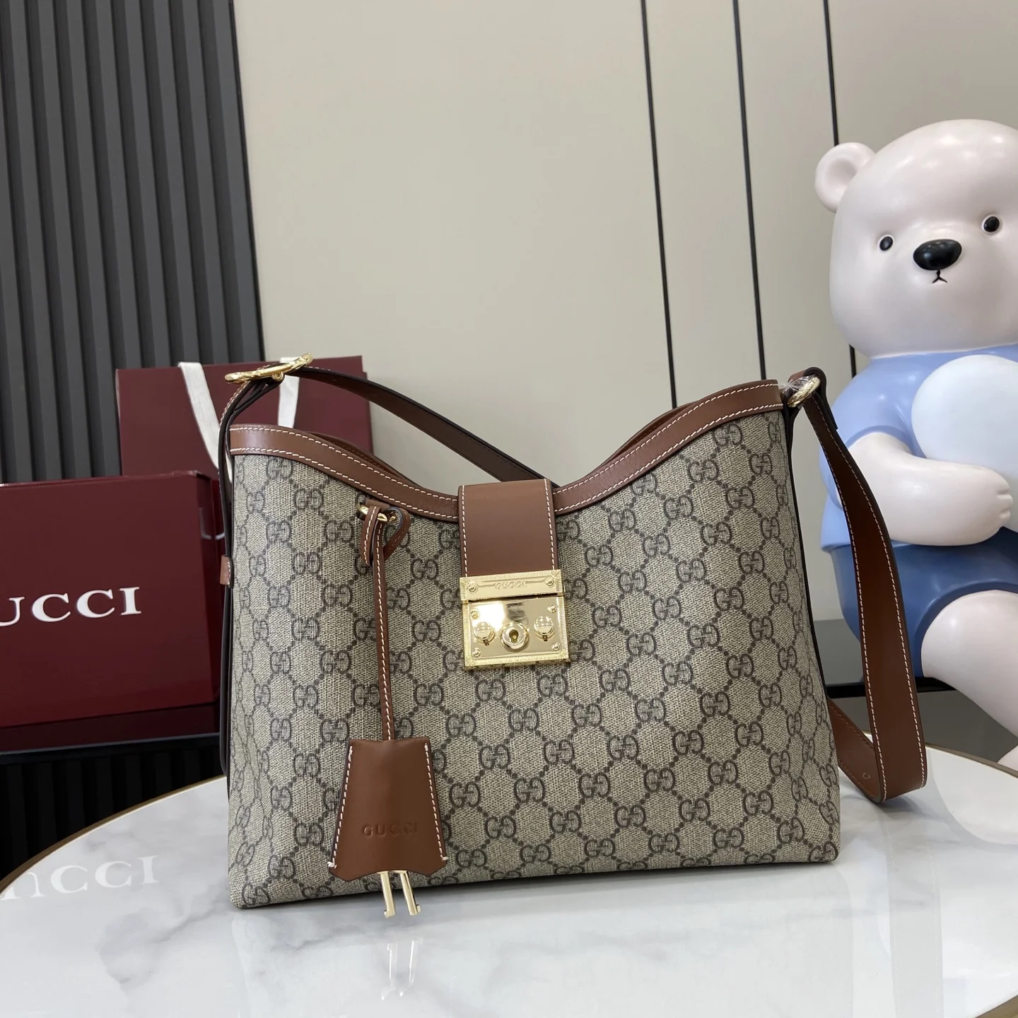 1-1509 UbestLuxury Gucci Padlock Shoulder Bag 29cm main product photo SKU GU25459