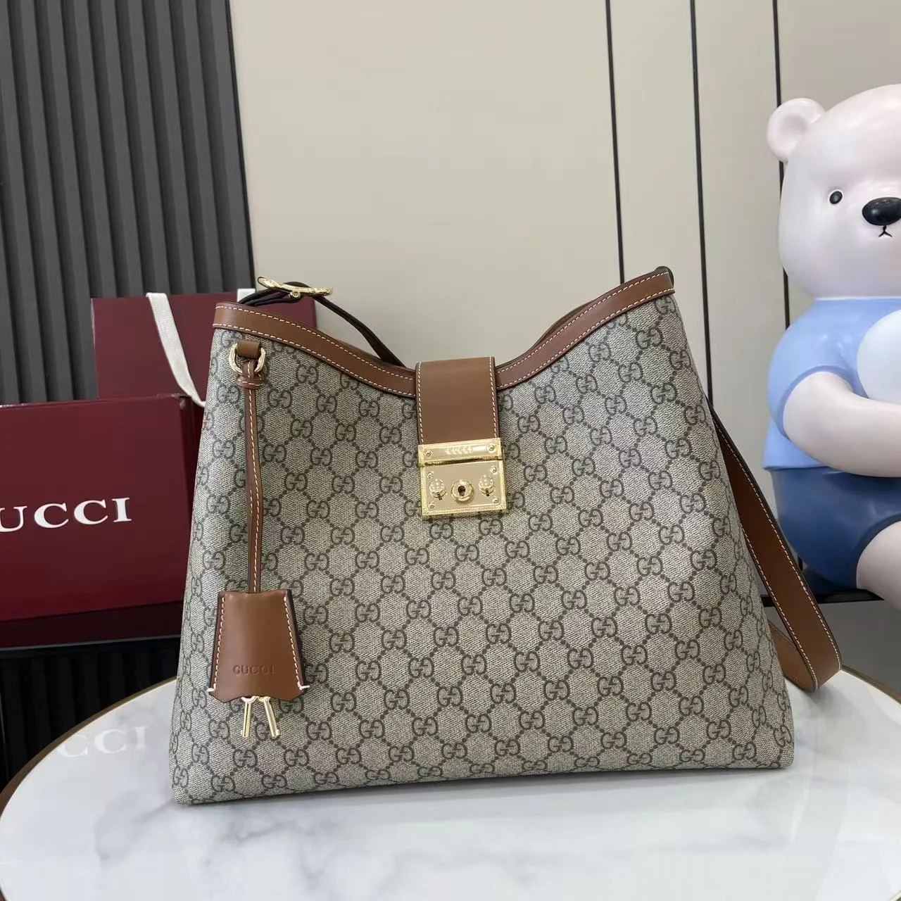 1-1510 UbestLuxury Gucci Padlock Shoulder Bag 37cm main product photo SKU GU25460