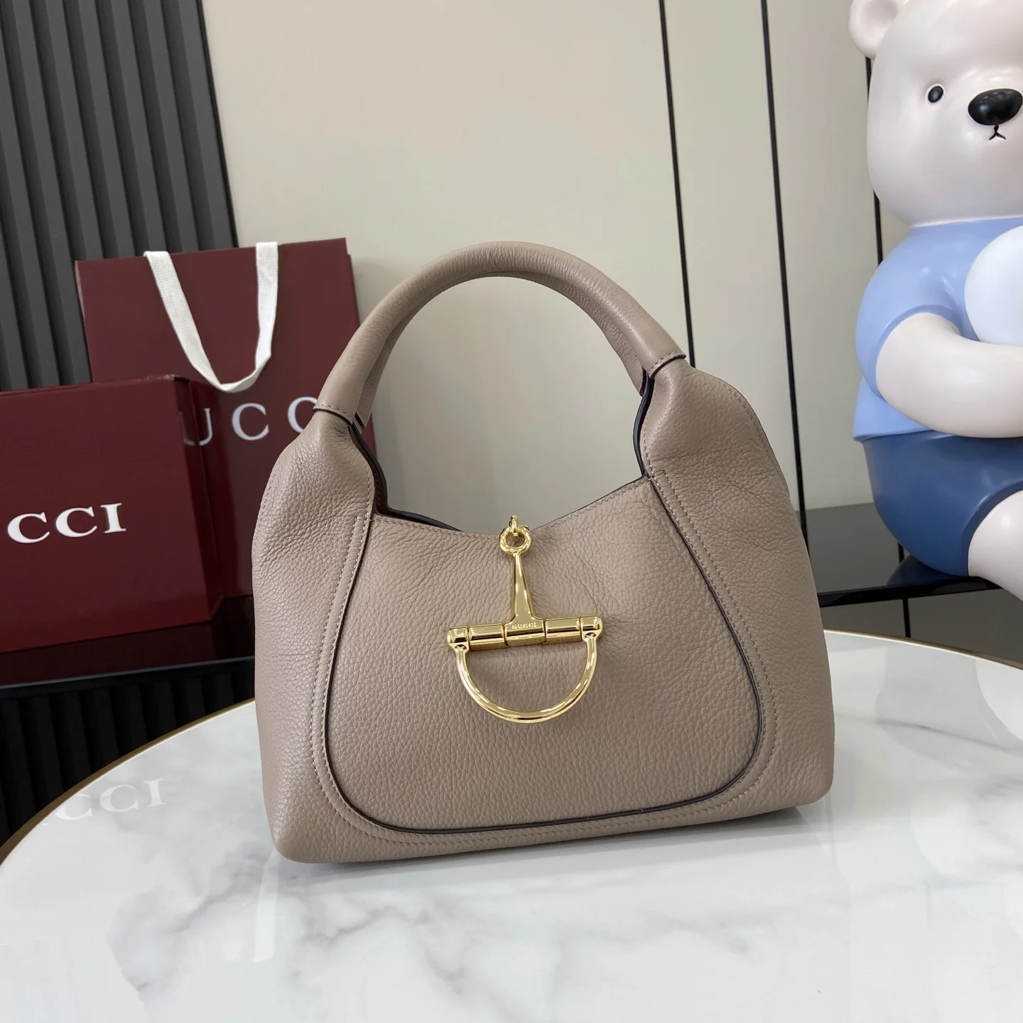 1-1776 UbestLuxury Gucci Gucci Softbit Shoulder Bag 27.5cm main product photo SKU GU25601