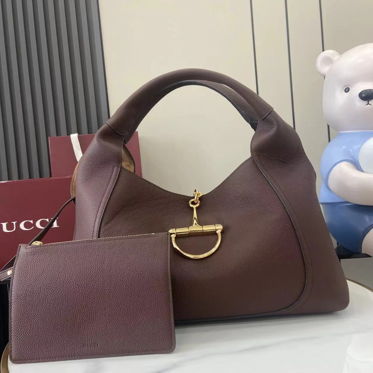 1-1792 UbestLuxury Gucci Gucci Softbit Shoulder Bag main product photo SKU GU25612