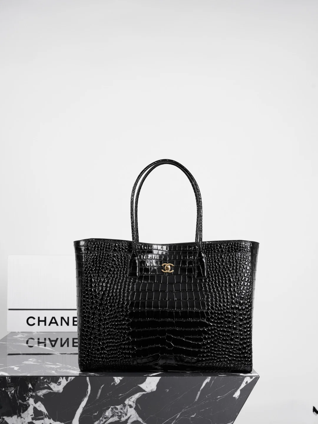 1-181 UbestLuxury Chanel Chanel Crocodile Pattern Tote Bag 40cm main product photo SKU CH30722