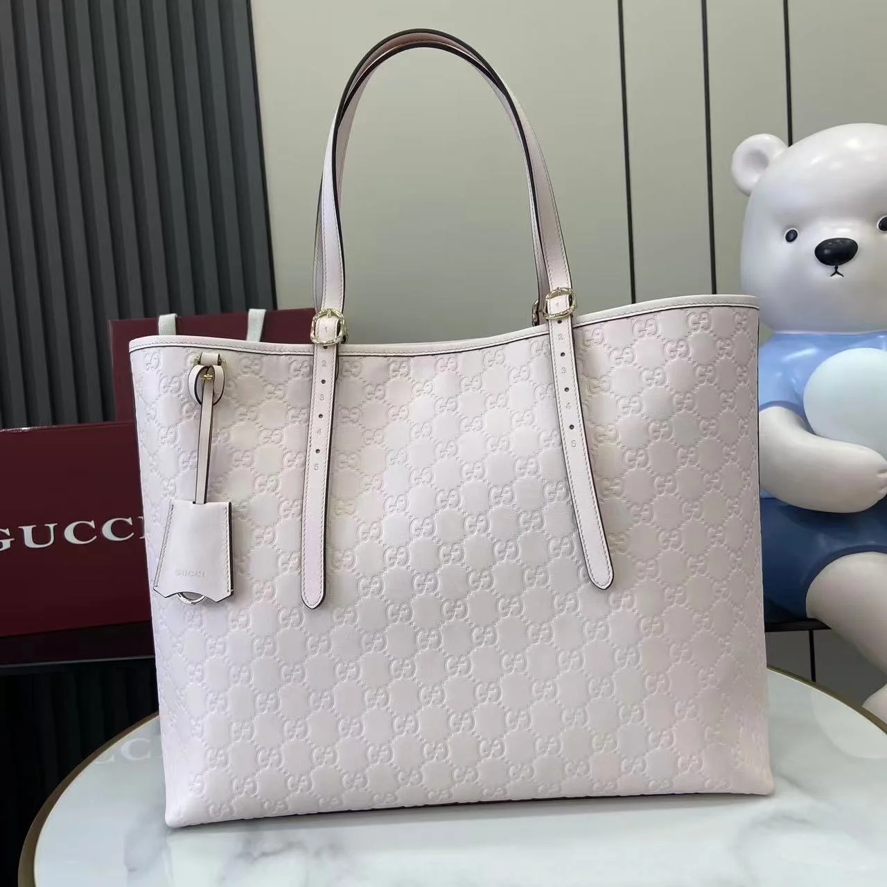 1-1840 UbestLuxury Gucci GG Emblem Tote Bag 37cm main product photo SKU GU25643