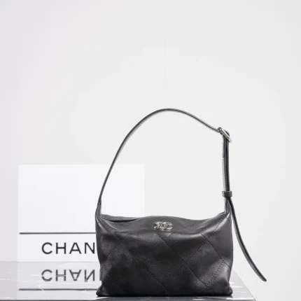UbestLuxury Chanel Chanel 26P Shoulder Bag 23cm main product photo SKU CH30726