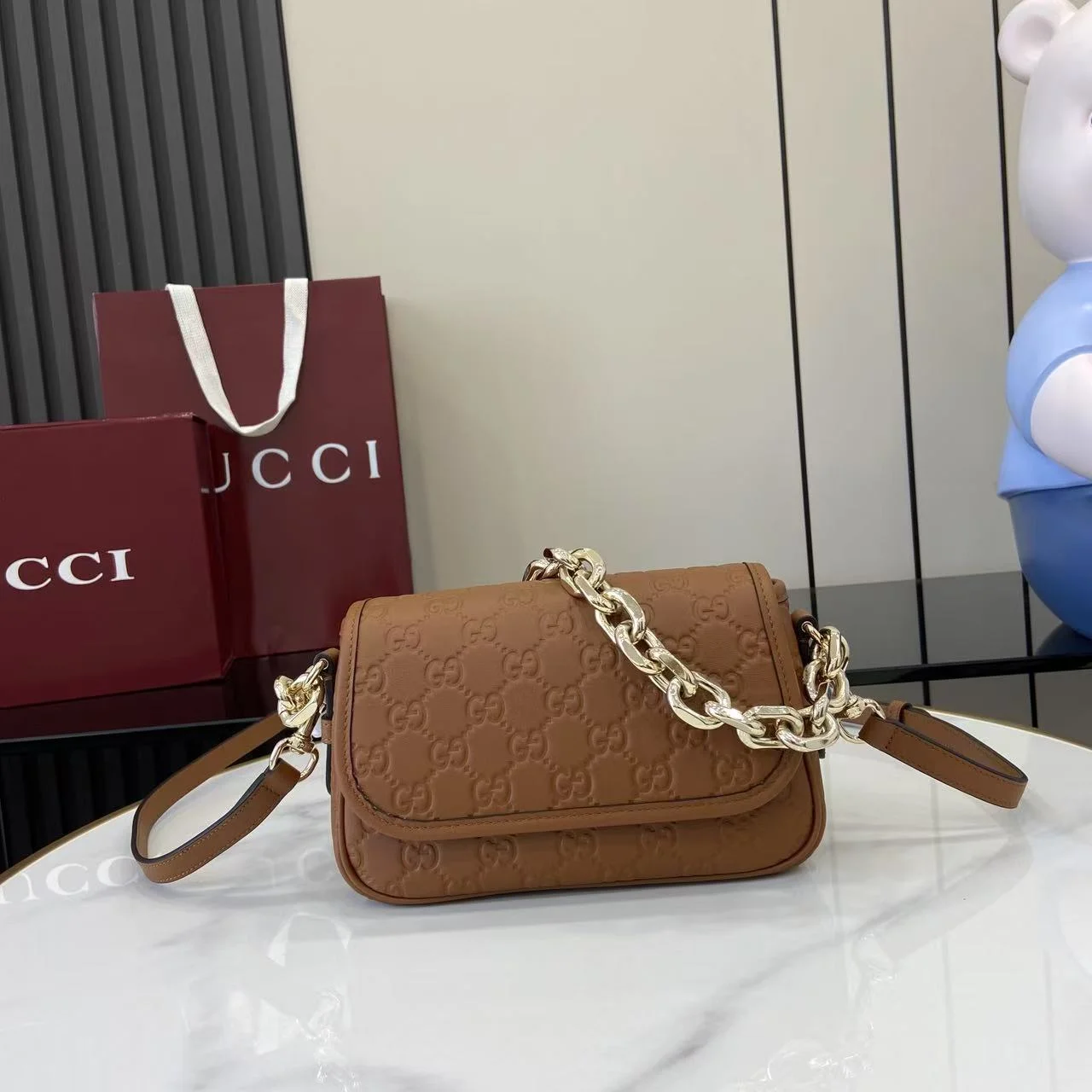 1-1870 UbestLuxury Gucci GG Emblem Handbag 20.5cm main product photo SKU GU25667