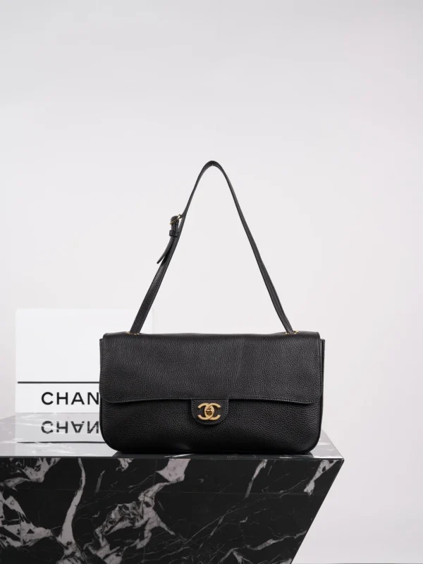 UbestLuxury Chanel CHANE Maxi Flap Bag Small Black/Gold Hardware 32cm main product photo SKU CH30623