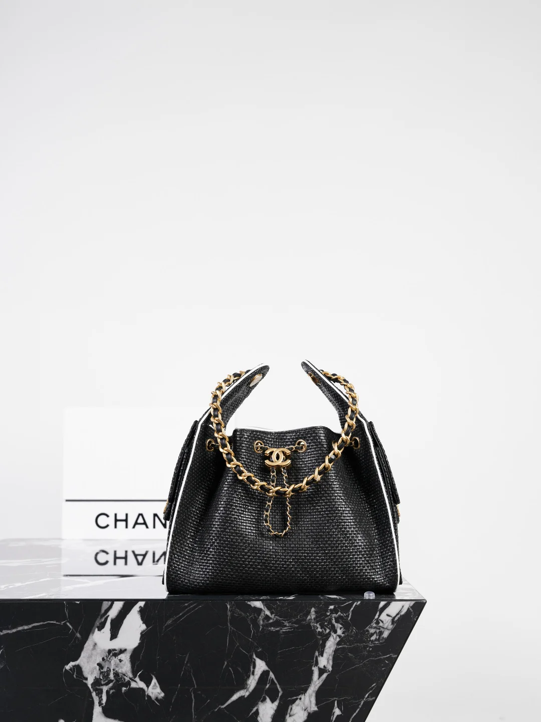1-212 UbestLuxury Chanel Chanel Chanel Bucket Bag 30cm main product photo SKU CH30740