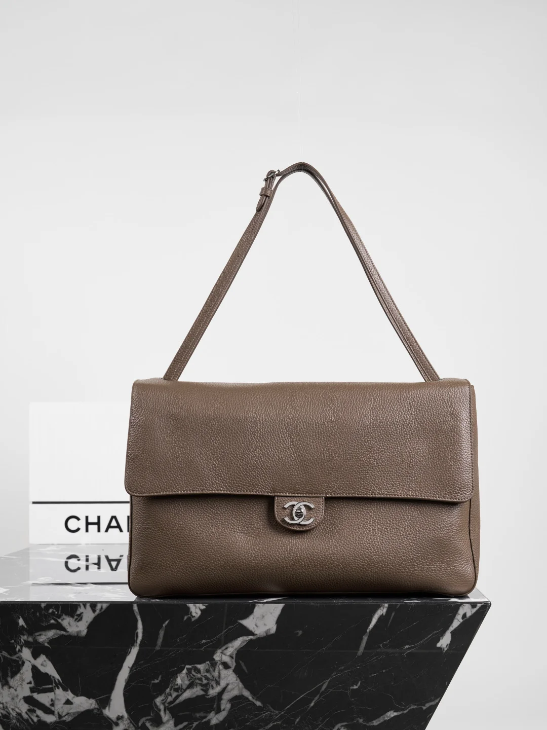 1-330 UbestLuxury Chanel Chanel Handbag 38.5cm main product photo SKU CH30805