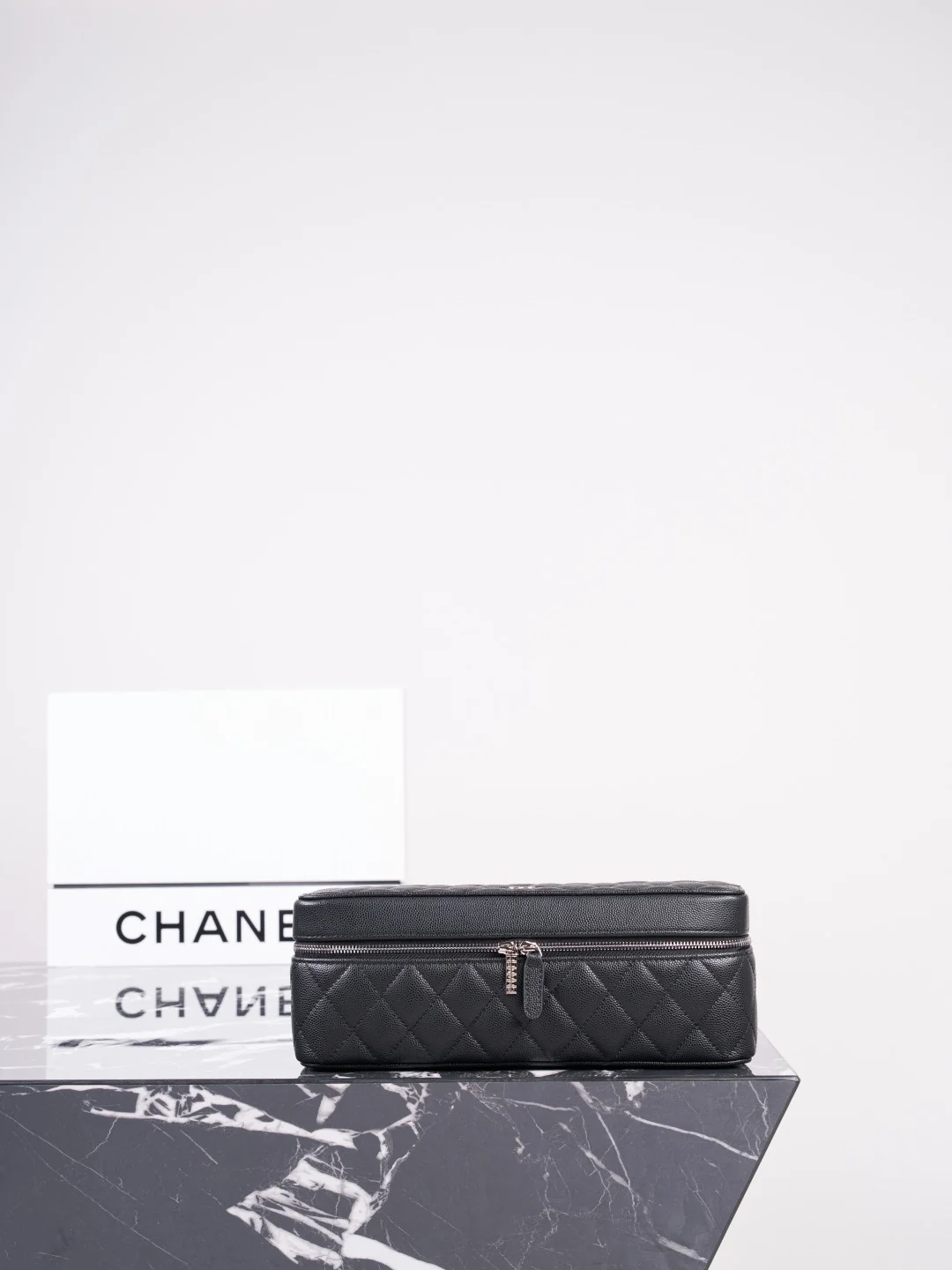 1-344 UbestLuxury Chanel Chanel CHANE Makeup Pouch 26cm main product photo SKU CH30811