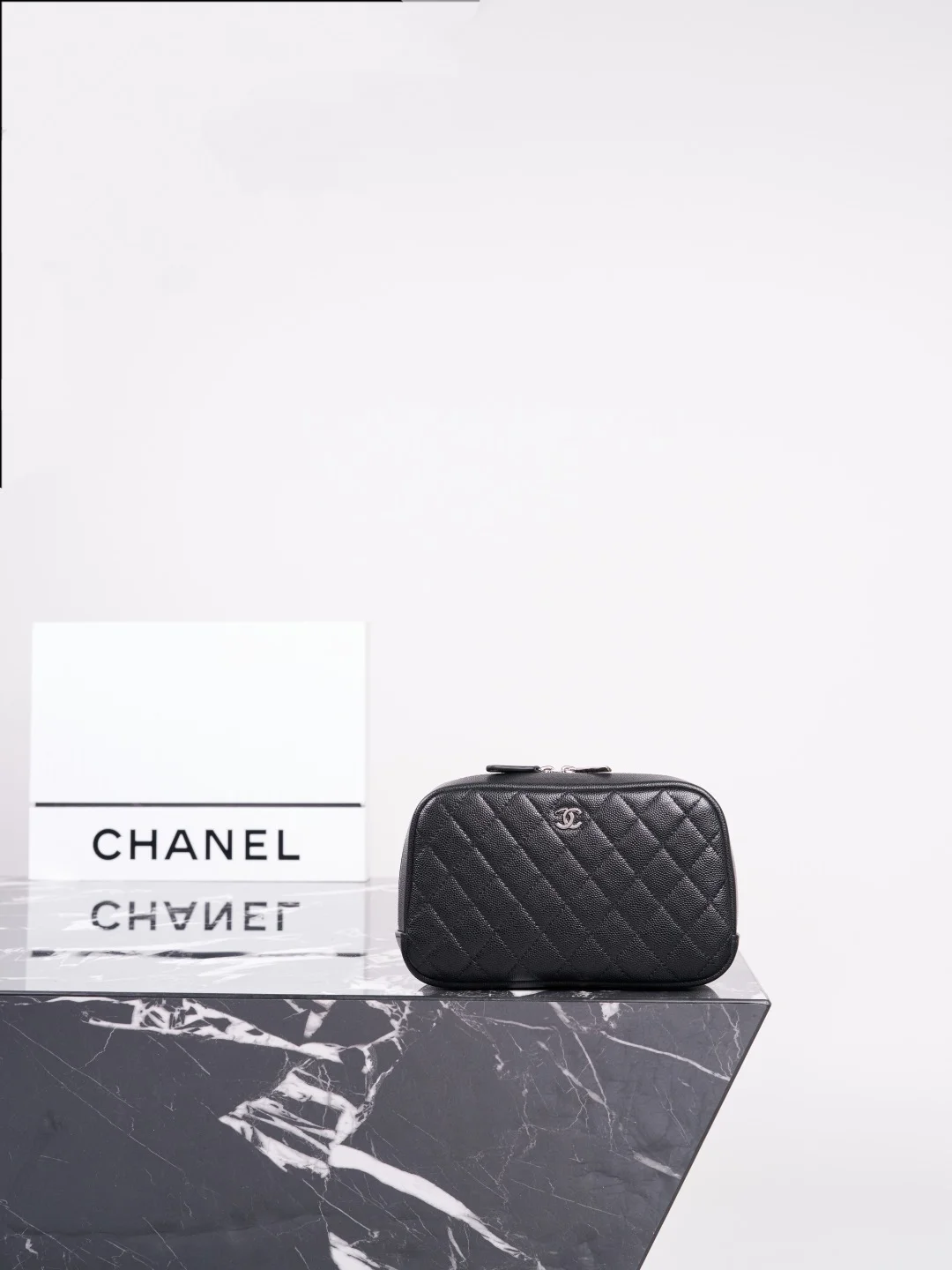 1-347 UbestLuxury Chanel Chanel CHANE Makeup Bag Small 31104-4.0 18.5cm main product photo SKU CH30814