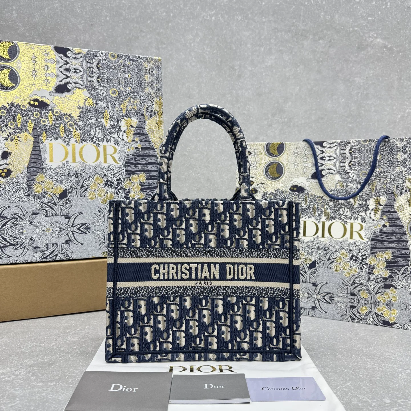 1-3477 Louis Vuitton Tote Bag 26.5cm - Image 1