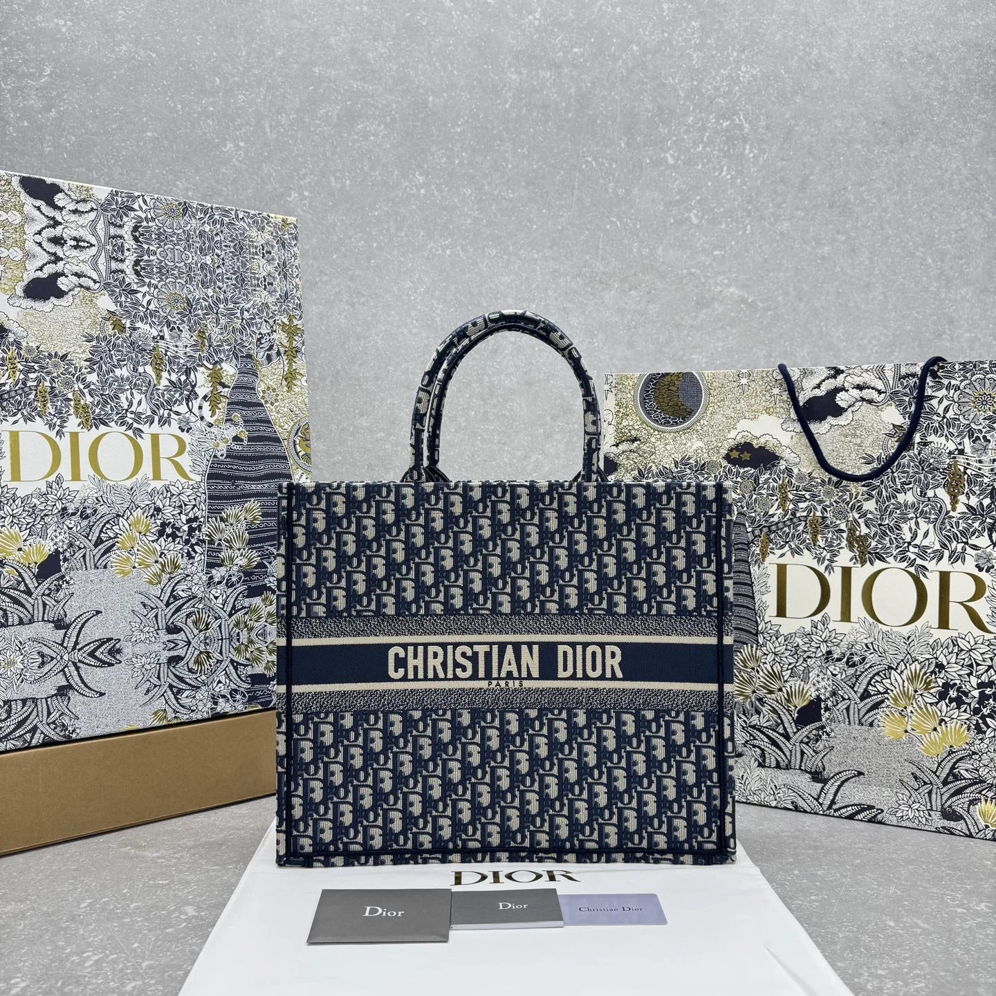 1-3479 Louis Vuitton Tote Bag 41.5cm - Image 1
