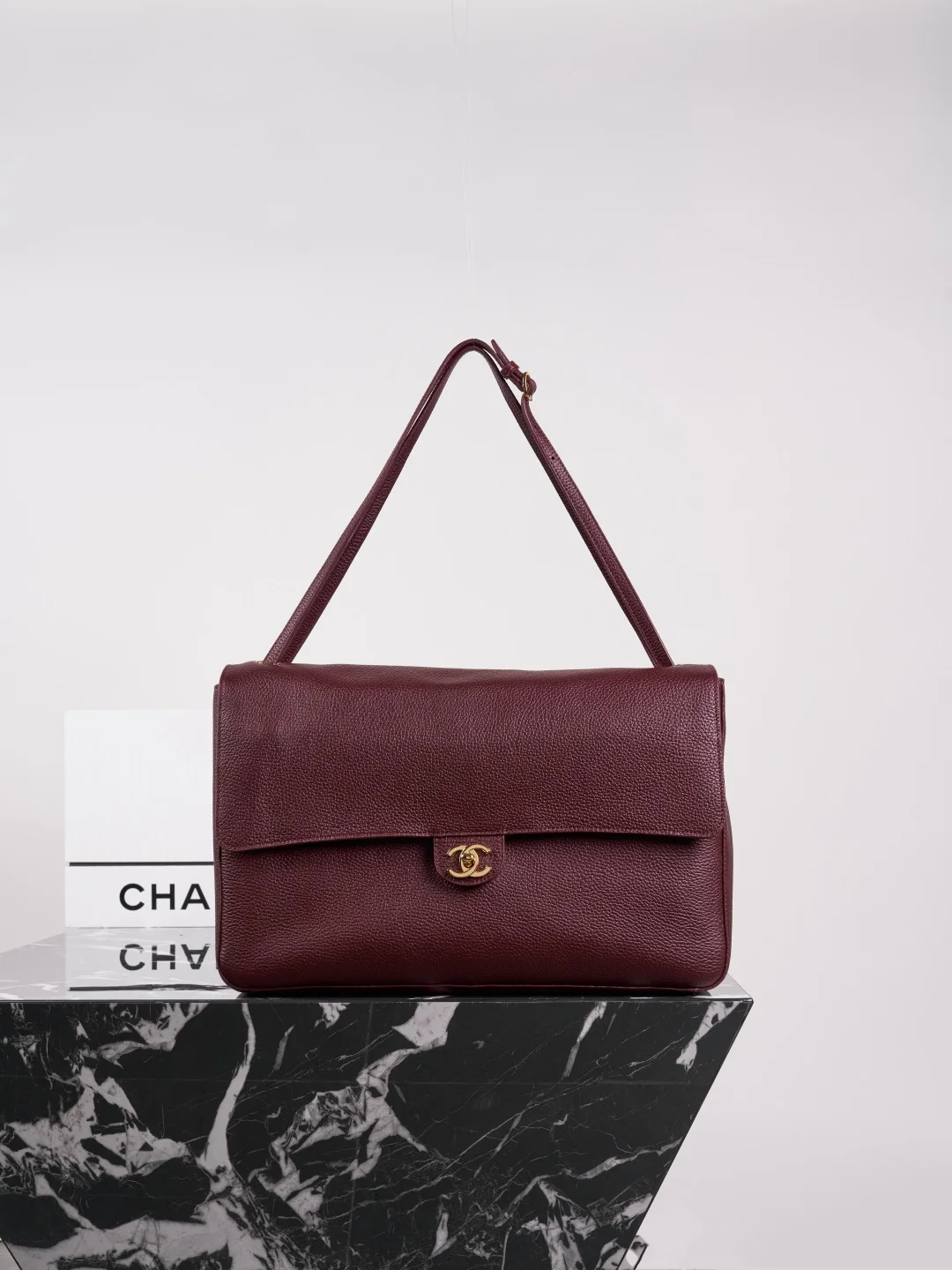 1-353 UbestLuxury Chanel Chanel Maxi Flap Bag 38.5cm main product photo SKU CH30820