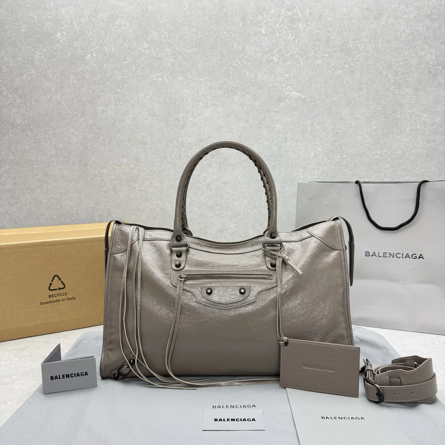 1-3772 Balenciaga Shoulder Bag - Image 1