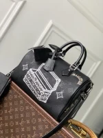 Louis Vuitton Handbag 32cm