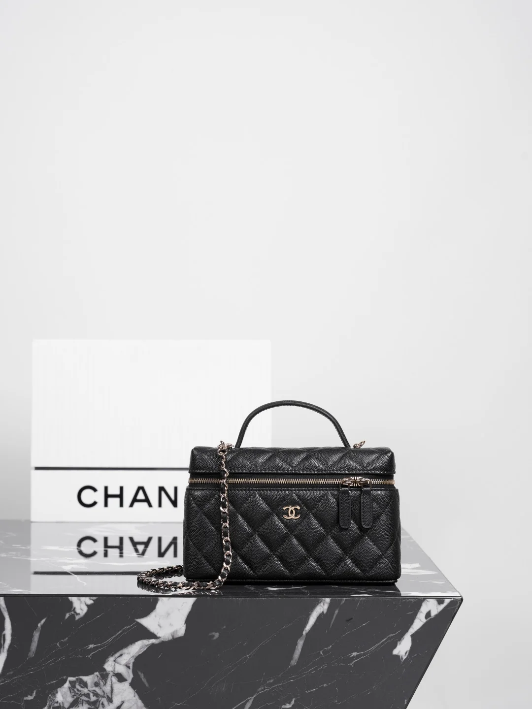 1-382 UbestLuxury Chanel Chanel 25P LP Box Shoulder Bag 19.5cm main product photo SKU CH30827