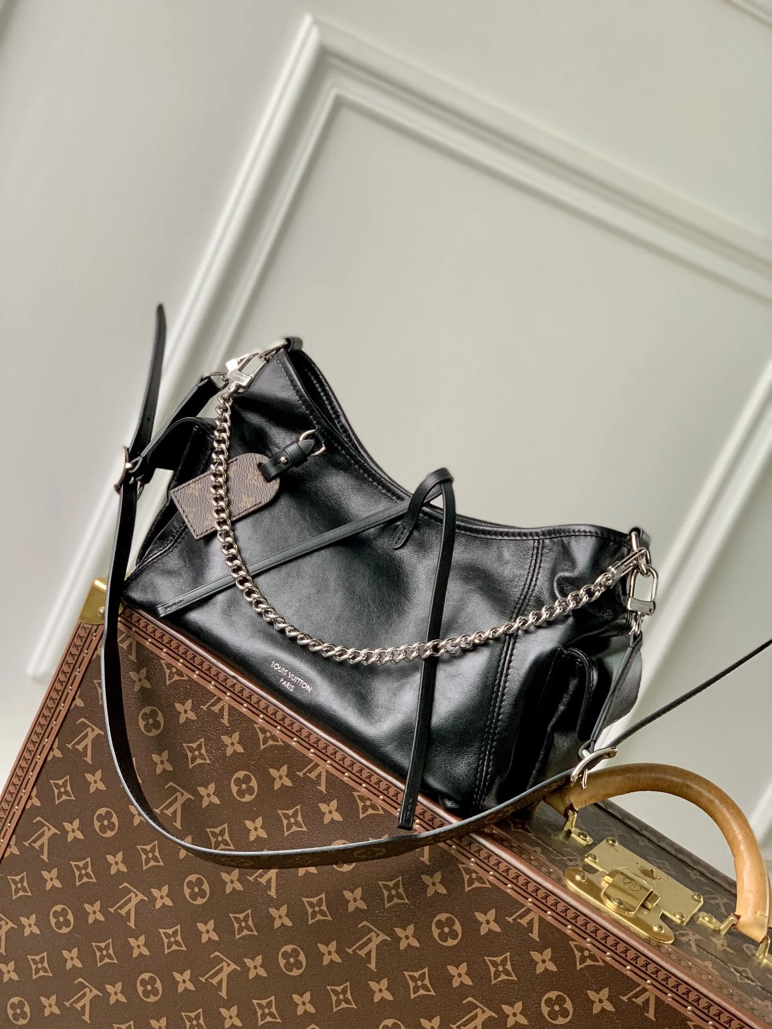 1-3823 Louis Vuitton CarryAll Cargo Handbag 33.5cm - Image 1