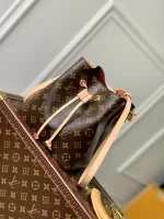 Louis Vuitton Bucket Bag 20cm