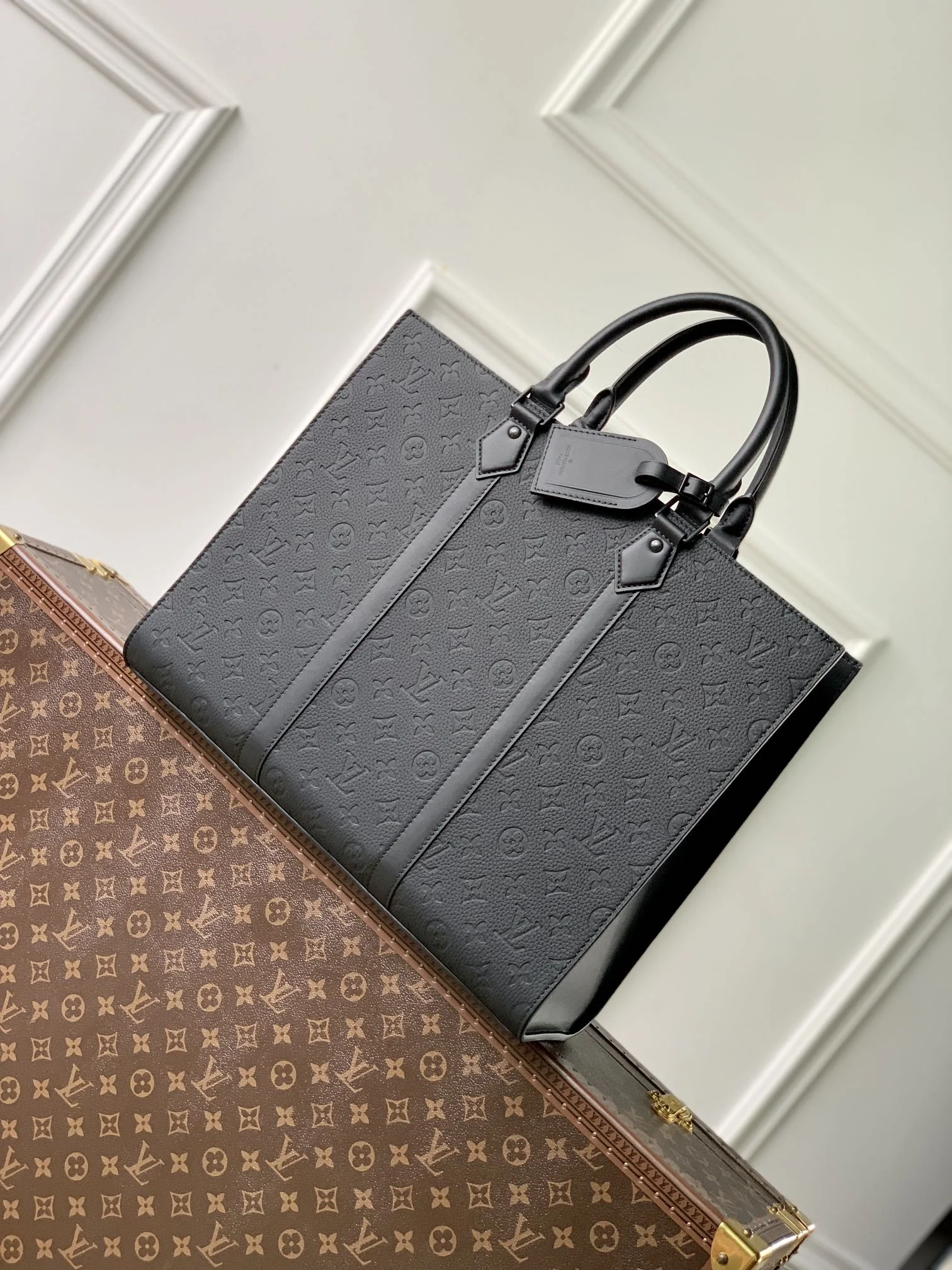 1-3862 Louis Vuitton SAC PLAT 24H Shoulder Bag 41cm - Image 1