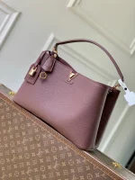 Louis Vuitton Capucines Handbag 37.5cm