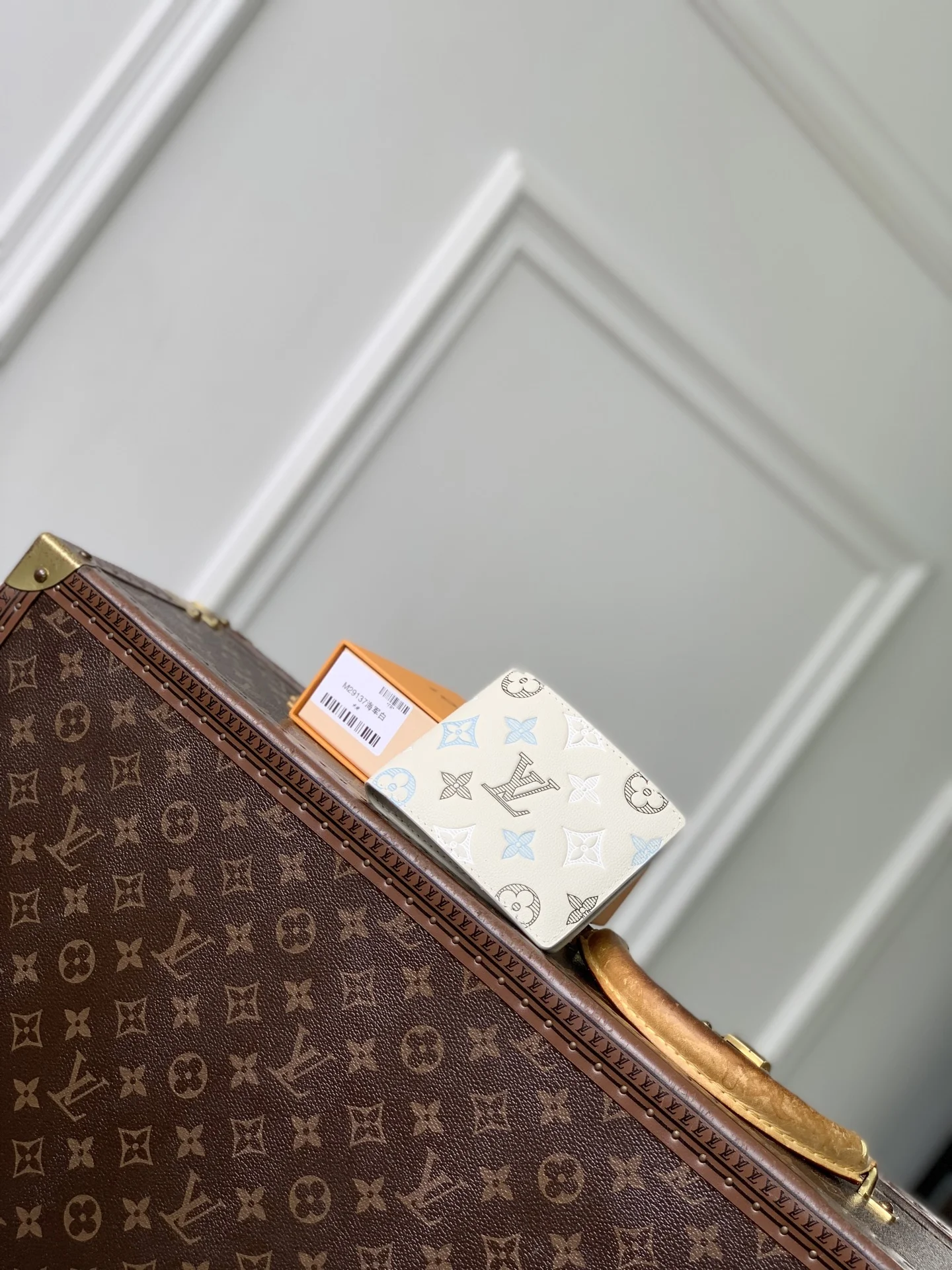 1-3899 Louis Vuitton Wallet 11.5cm - Image 1