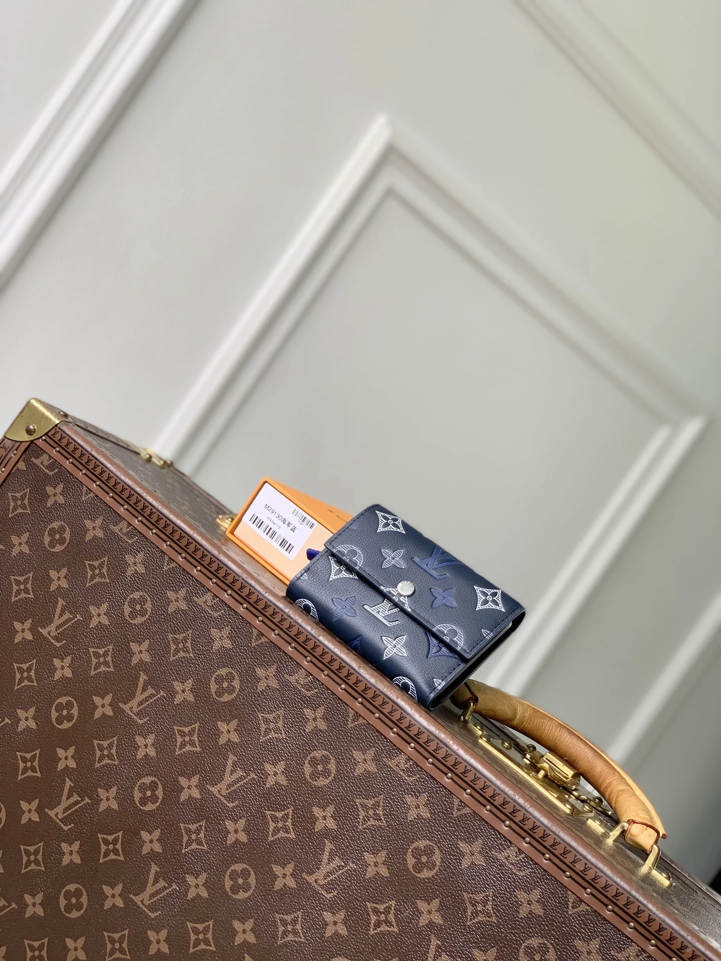 1-3905 Louis Vuitton Wallet 11.5cm - Image 1