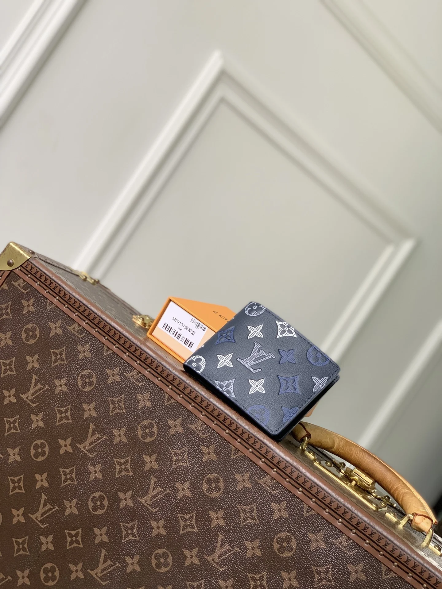 1-3907 Louis Vuitton Wallet 11.5cm - Image 1