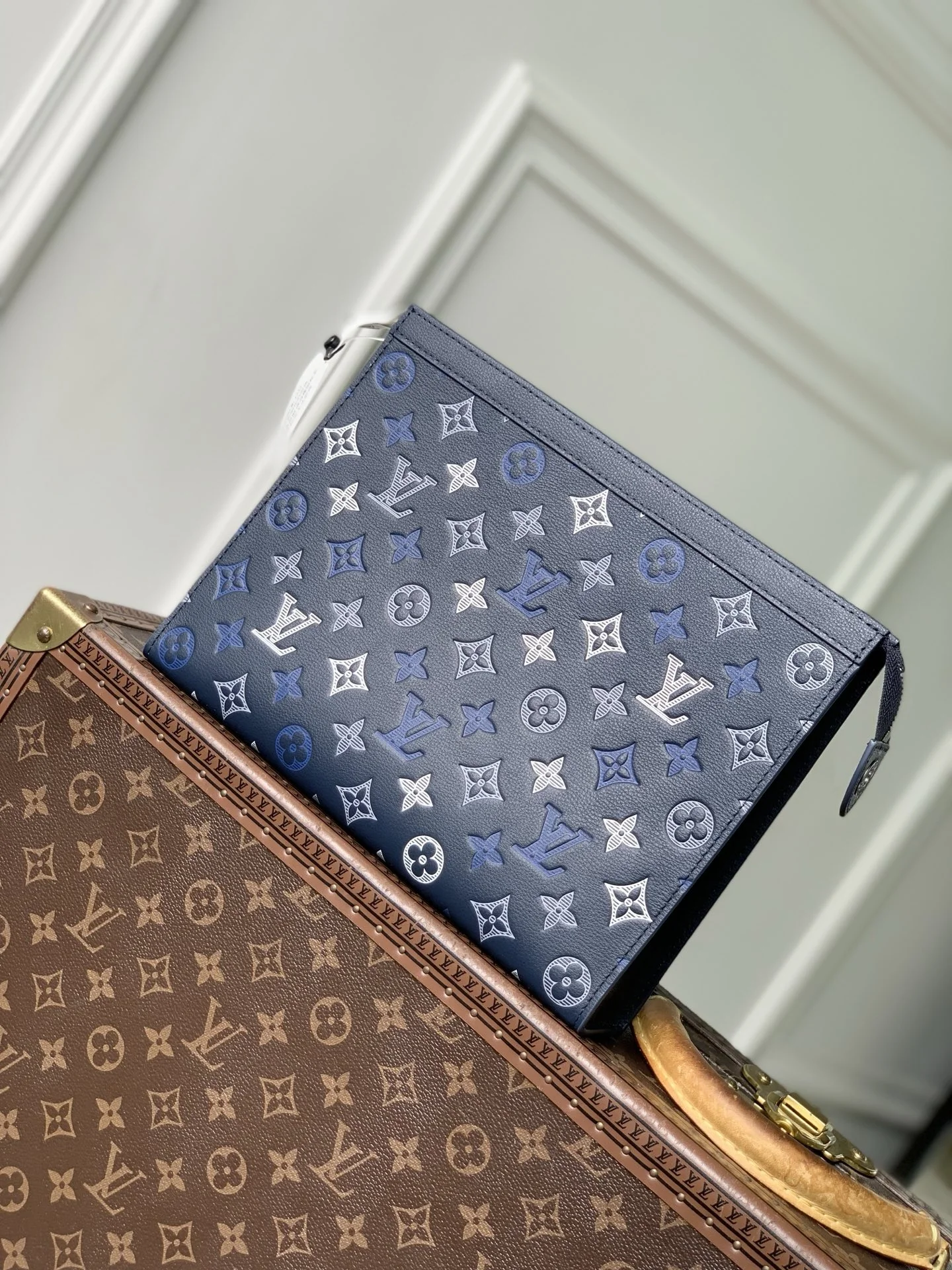 1-3910 Louis Vuitton Pochette Voyage Medium Handbag Navy Blue - Image 1