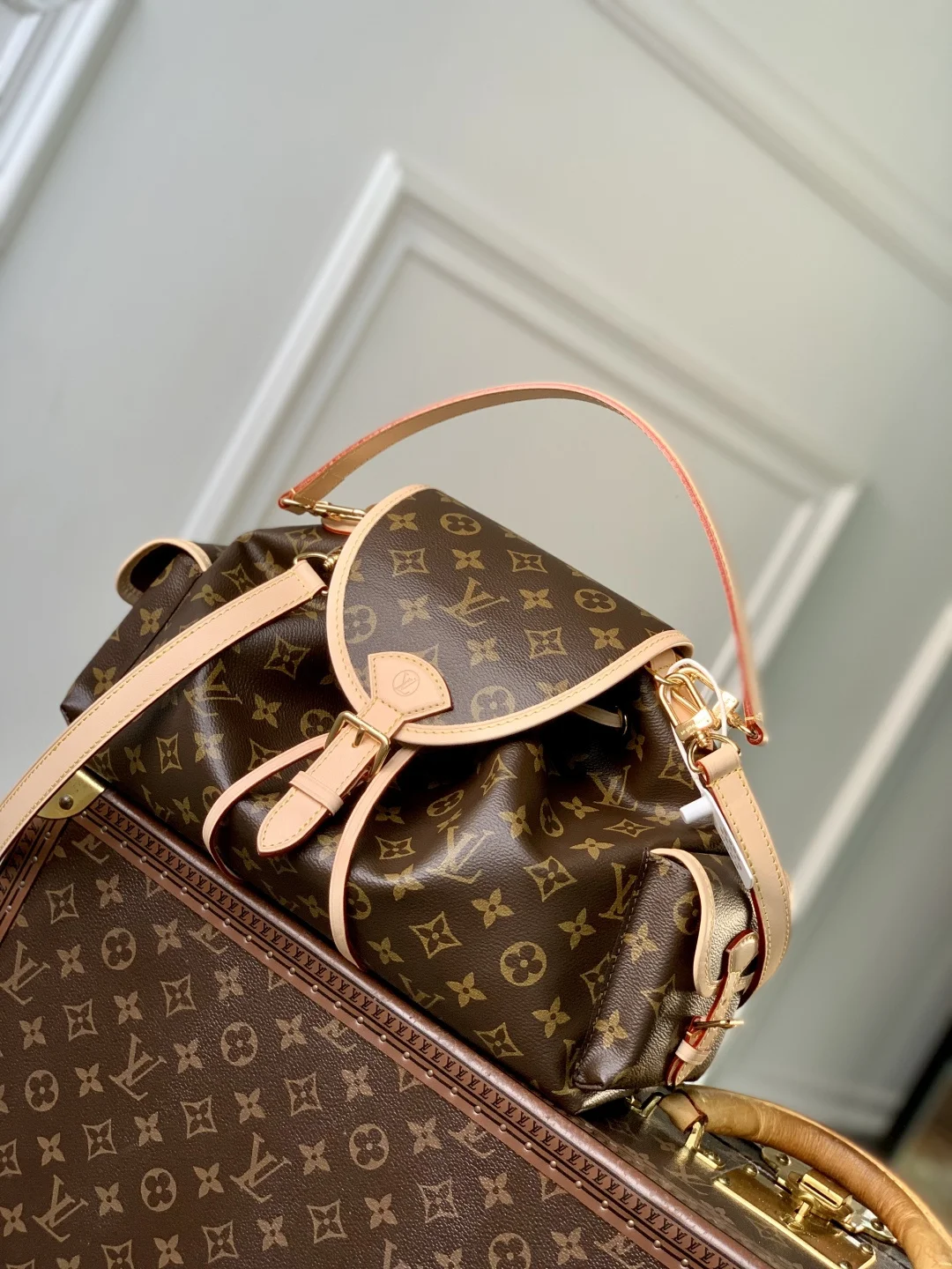 1-3941 Louis Vuitton Odyssee Medium Backpack 36cm - Image 1