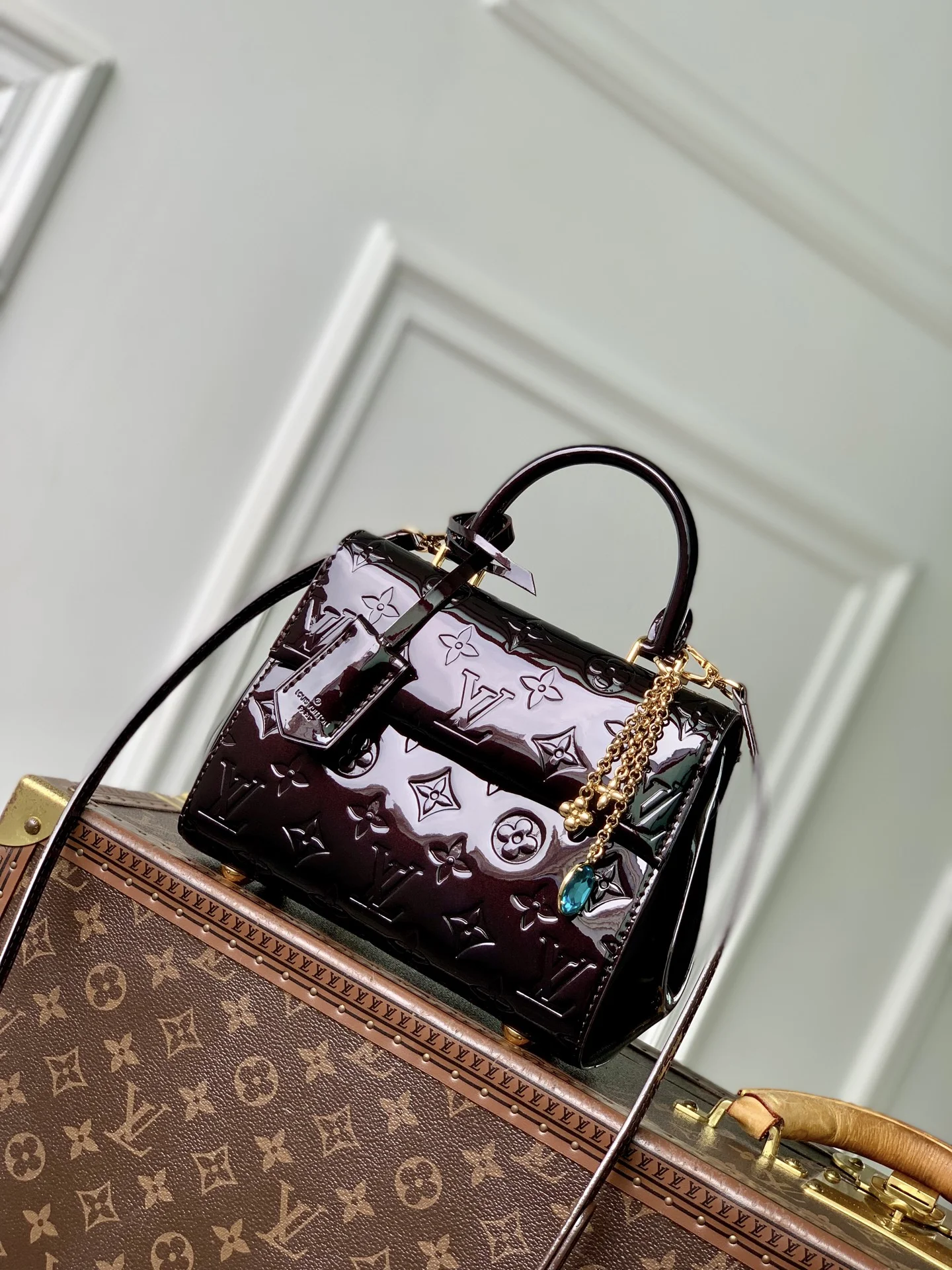 1-3976 Louis Vuitton Cluny Mini Bag 20cm - Image 1
