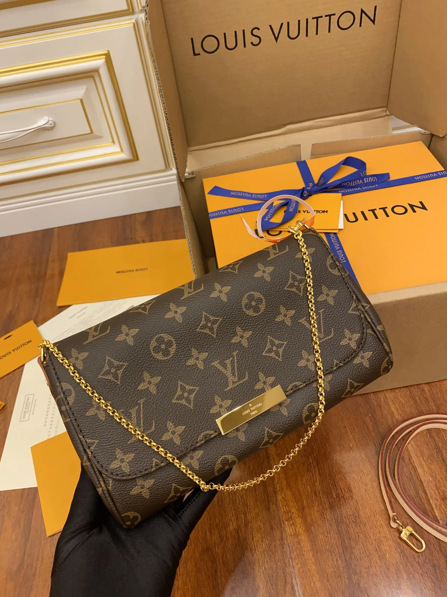 1-3985 Handbag 26cm - Image 1