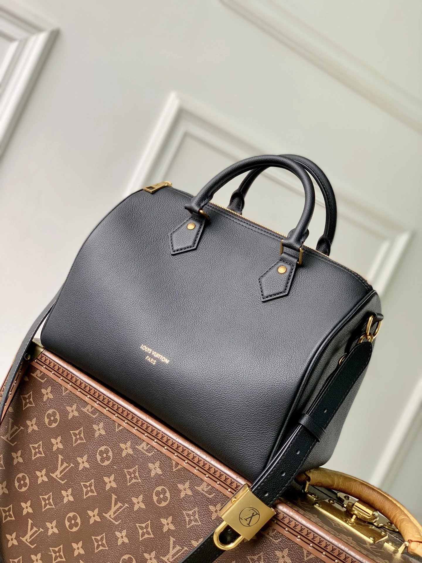 1-3993 Louis Vuitton Speedy Soft 30 Handbag - Image 1