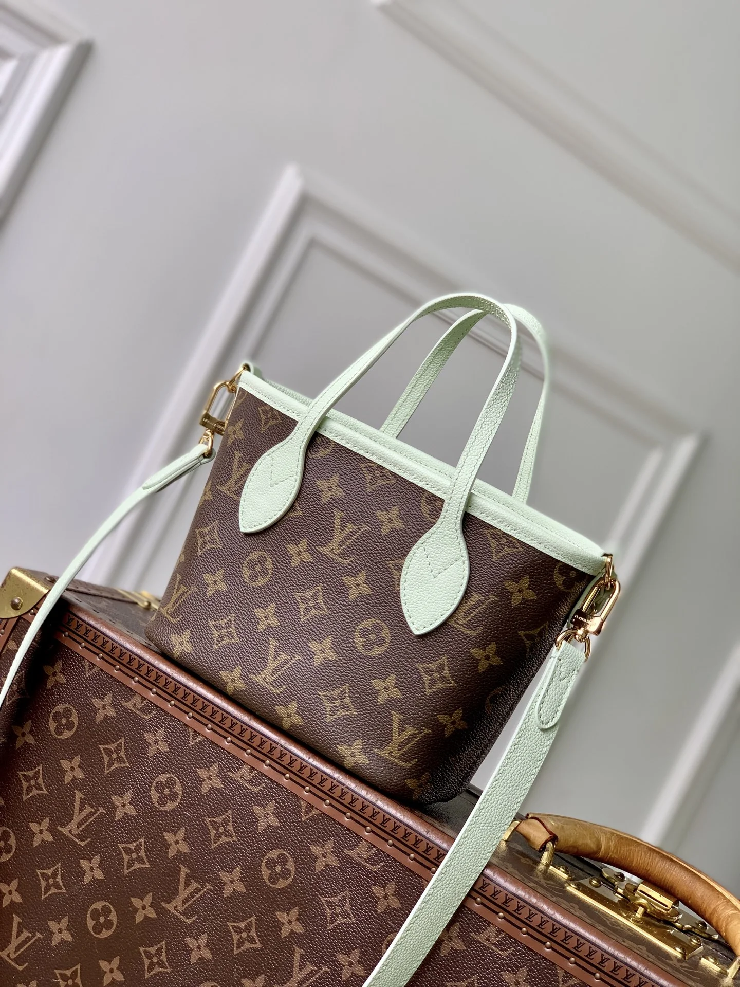 1-4006 Neverfull Inside Out BB Handbag 26.5cm - Image 1