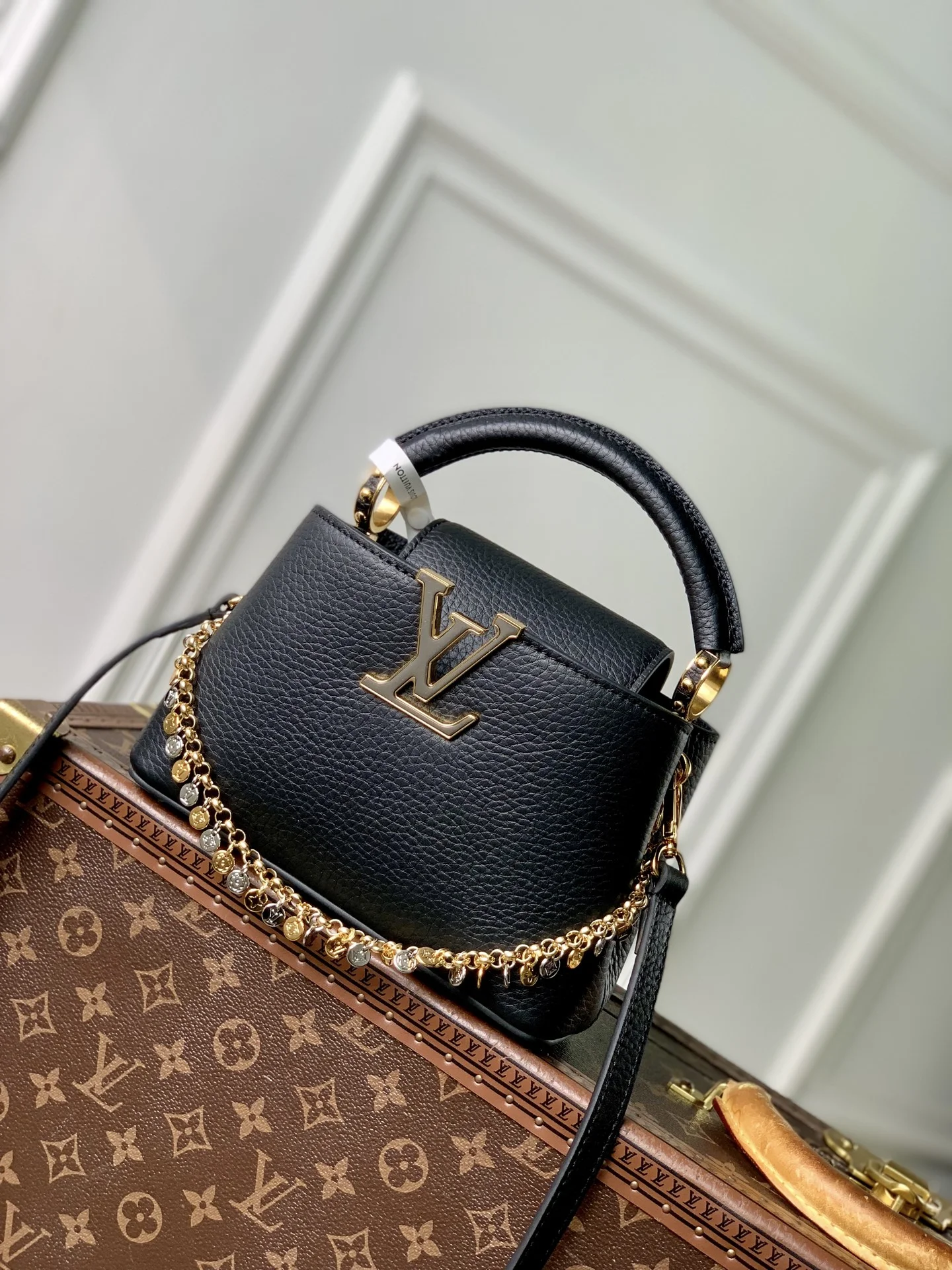 1-4019 LV Confetti Capucines Handbag 21cm - Image 1