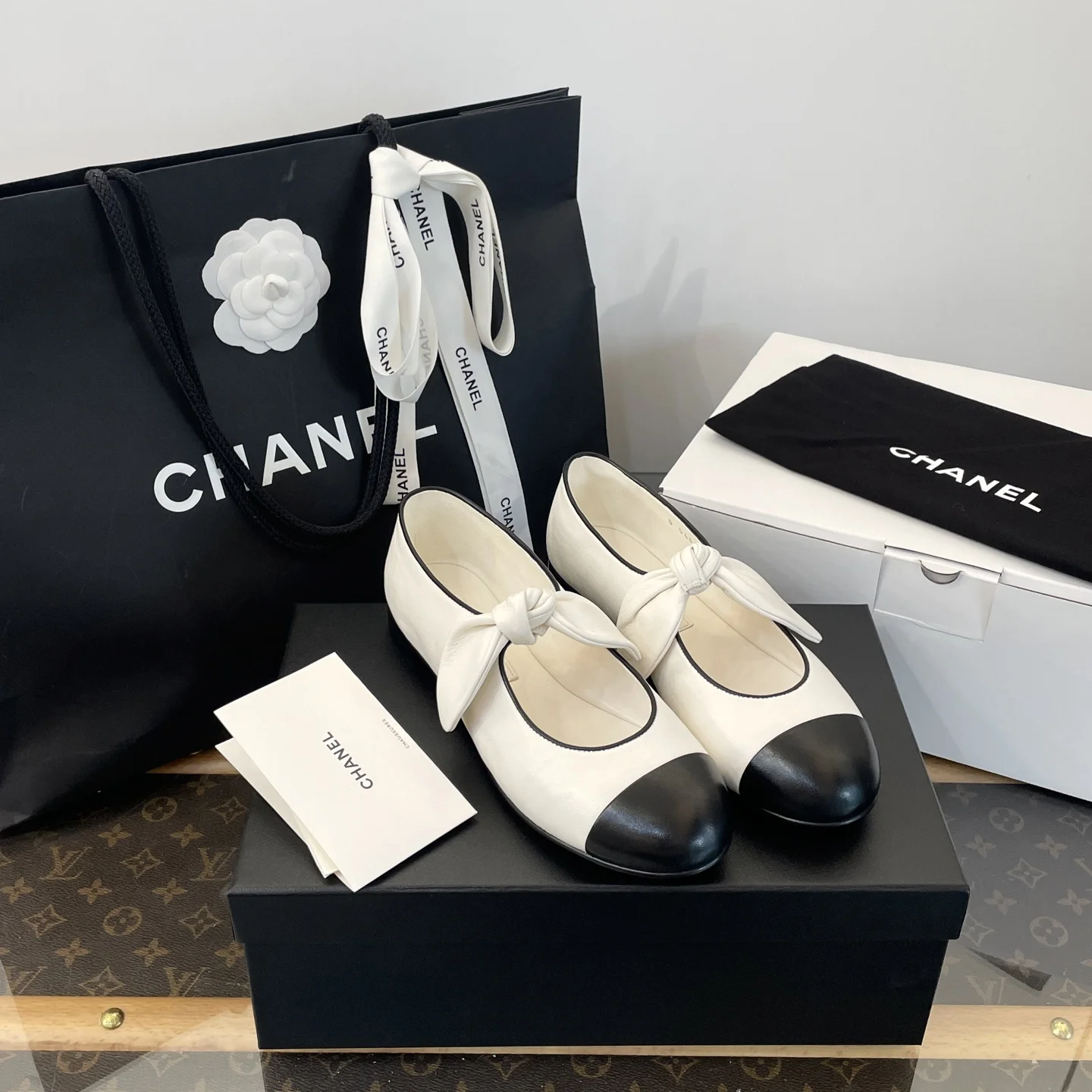 1-4042 Chanel 2025 Bow Mary Jane Flats - Image 1