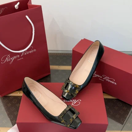 Roger Vivier collection image