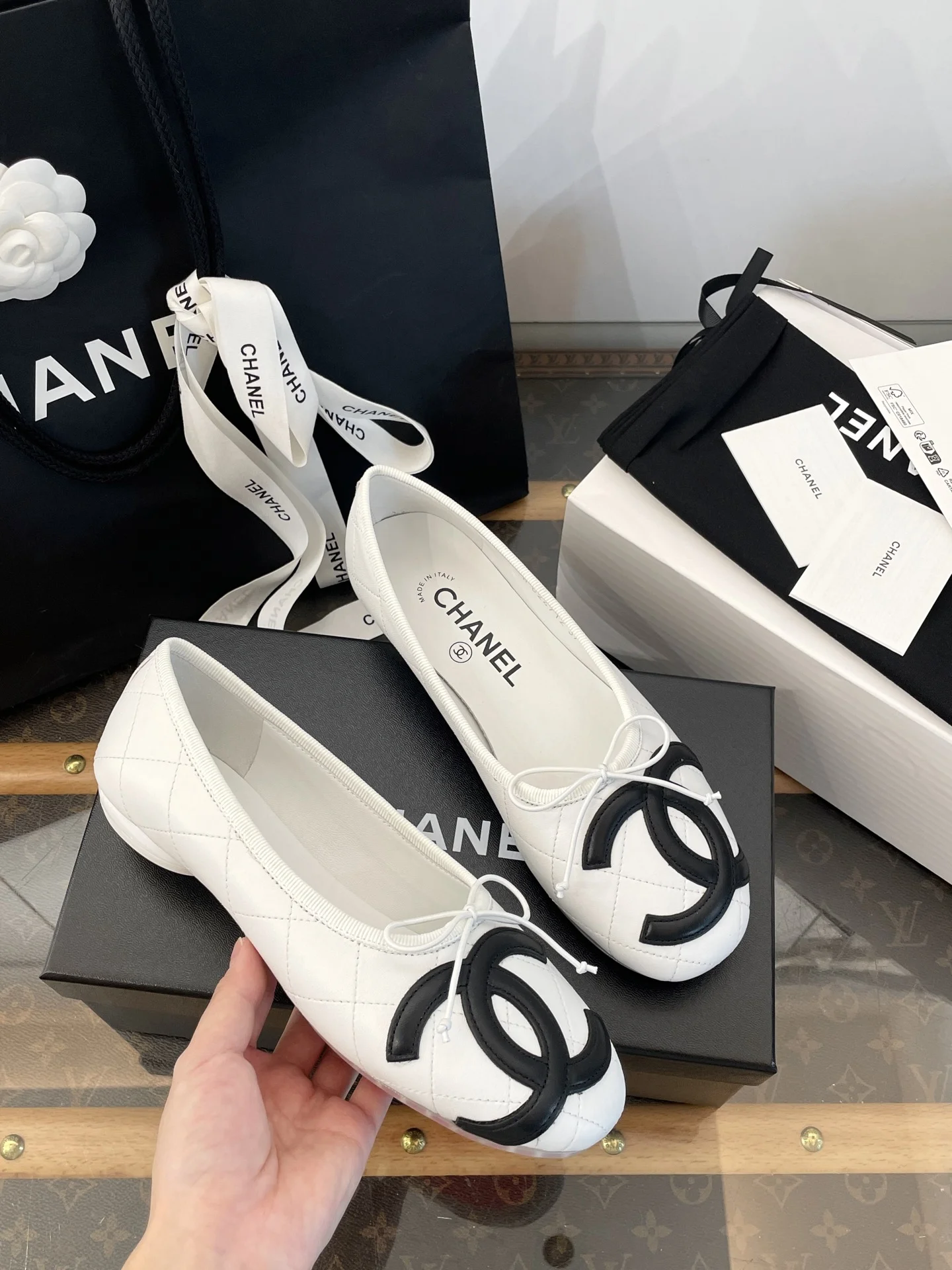1-4119 Chanel 2025 Vintage Ballet Flats with Double CC Logo - Image 1